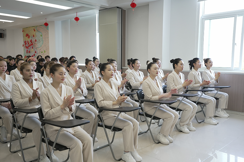 考美容師證多少錢(qián)？全面解析考取費(fèi)用